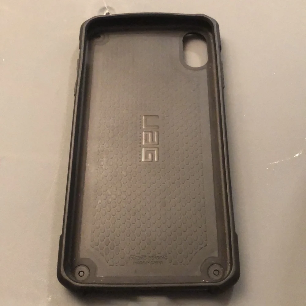 UAG IPHONE CASE